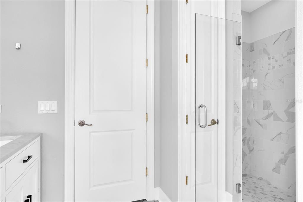 For Sale: $1,510,000 (5 beds, 4 baths, 4102 Square Feet)