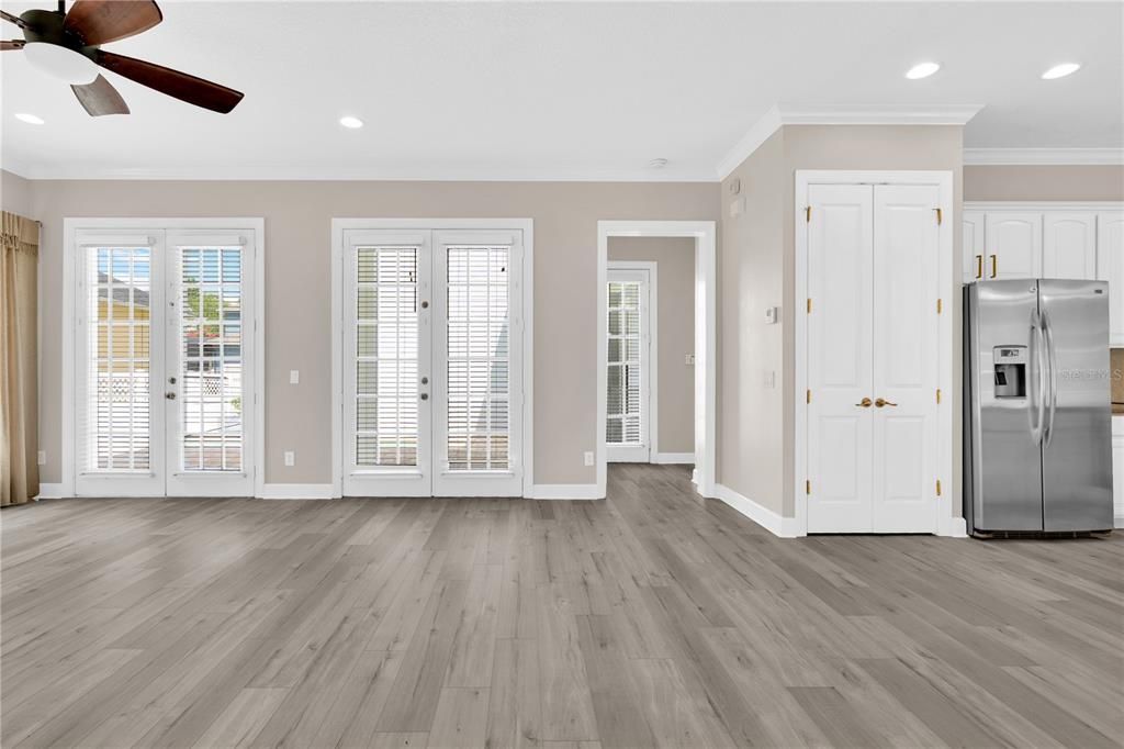 For Sale: $1,510,000 (5 beds, 4 baths, 4102 Square Feet)