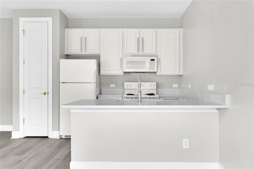 For Sale: $1,510,000 (5 beds, 4 baths, 4102 Square Feet)