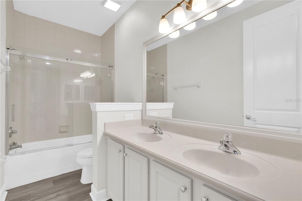 For Sale: $1,510,000 (5 beds, 4 baths, 4102 Square Feet)