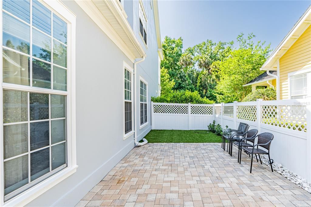 For Sale: $1,510,000 (5 beds, 4 baths, 4102 Square Feet)