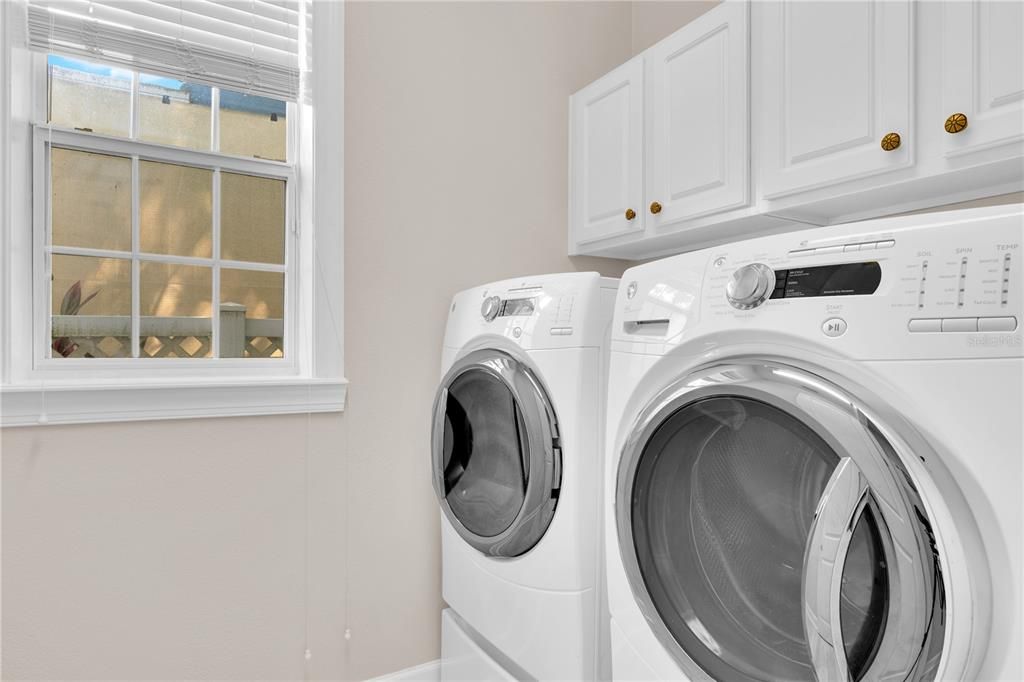 For Sale: $1,510,000 (5 beds, 4 baths, 4102 Square Feet)