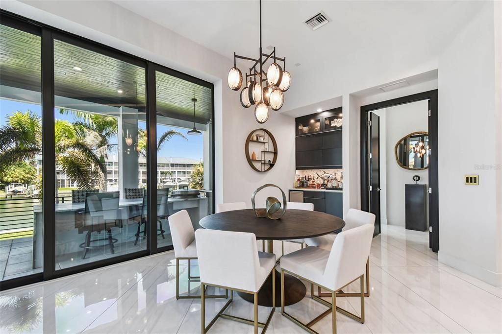 待售: $8,000,000 (5 贝兹, 5 浴室, 4846 平方英尺)