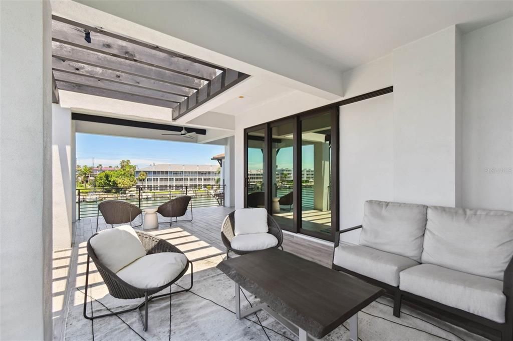 待售: $8,000,000 (5 贝兹, 5 浴室, 4846 平方英尺)