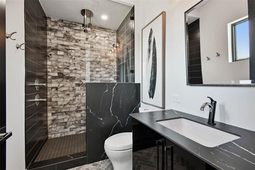 待售: $8,000,000 (5 贝兹, 5 浴室, 4846 平方英尺)