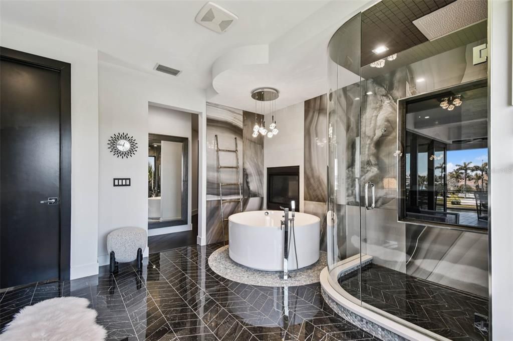 待售: $8,000,000 (5 贝兹, 5 浴室, 4846 平方英尺)