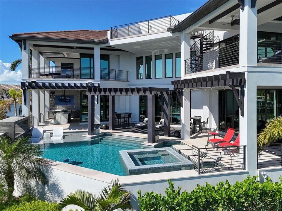 待售: $8,000,000 (5 贝兹, 5 浴室, 4846 平方英尺)