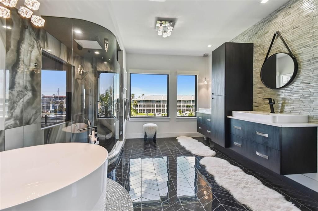 待售: $8,000,000 (5 贝兹, 5 浴室, 4846 平方英尺)