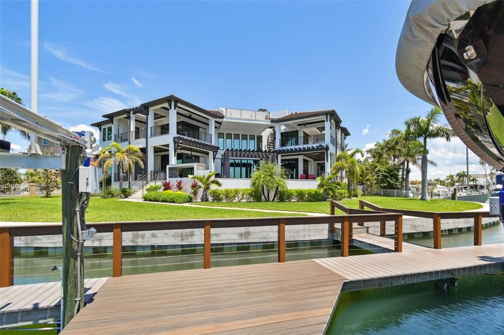 待售: $8,000,000 (5 贝兹, 5 浴室, 4846 平方英尺)