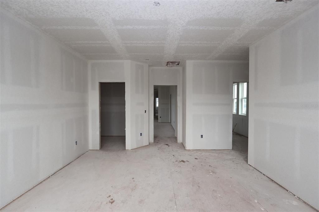 Под контрактом: $514,990 (4 спален, 3 ванн, 2780 Квадратных фут)