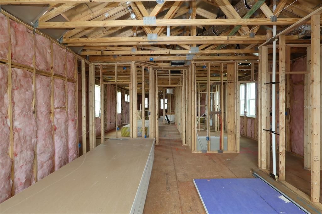 Под контрактом: $514,990 (4 спален, 3 ванн, 2780 Квадратных фут)