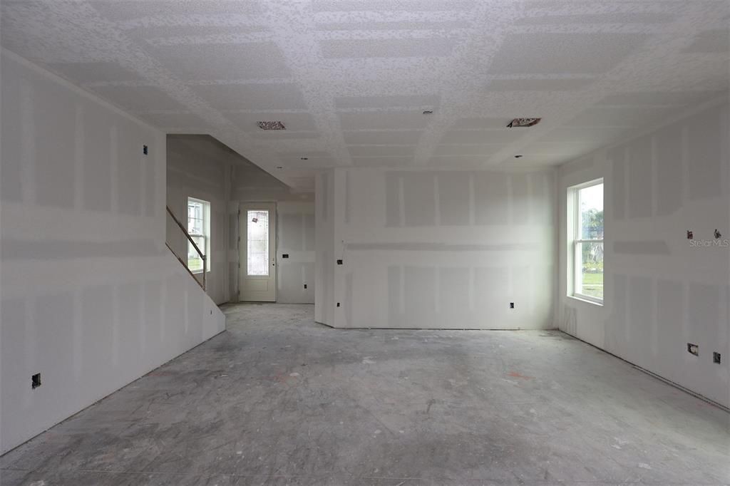 Под контрактом: $514,990 (4 спален, 3 ванн, 2780 Квадратных фут)