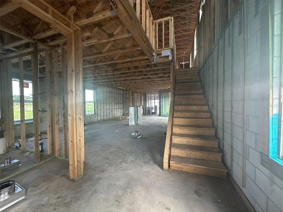 Под контрактом: $514,990 (4 спален, 3 ванн, 2780 Квадратных фут)