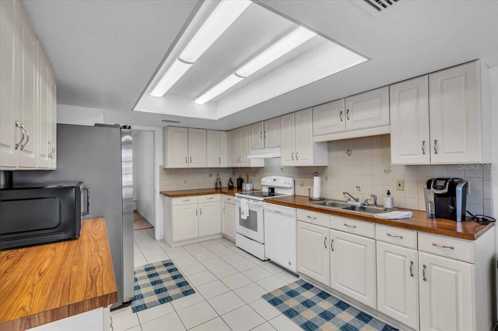 待售: $1,448,800 (3 贝兹, 2 浴室, 1701 平方英尺)