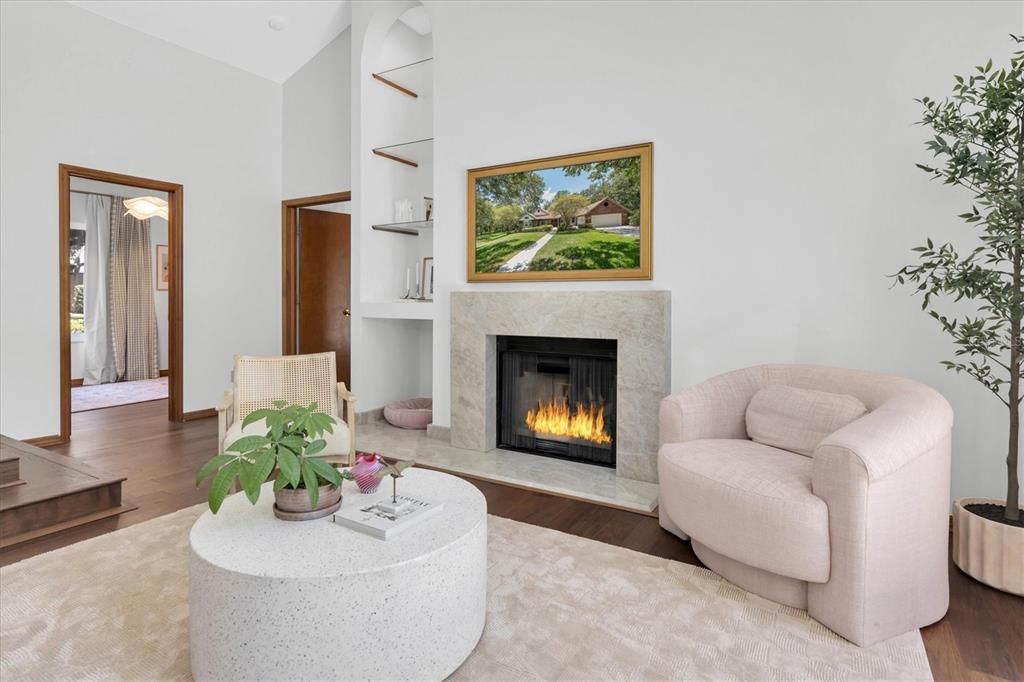 合同活跃: $769,000 (3 贝兹, 2 浴室, 2414 平方英尺)