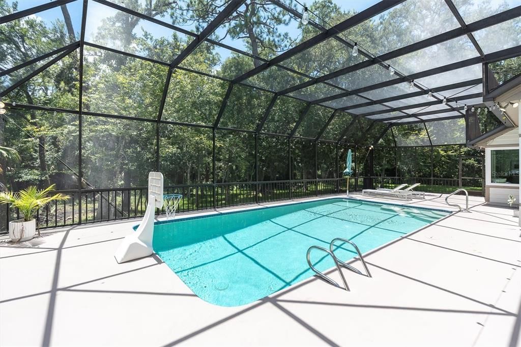 合同活跃: $769,000 (3 贝兹, 2 浴室, 2414 平方英尺)