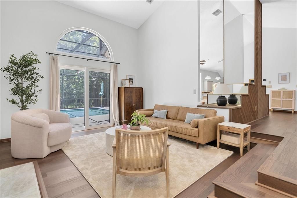 合同活跃: $769,000 (3 贝兹, 2 浴室, 2414 平方英尺)