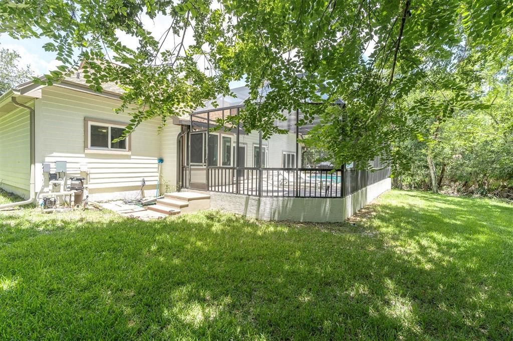 合同活跃: $769,000 (3 贝兹, 2 浴室, 2414 平方英尺)