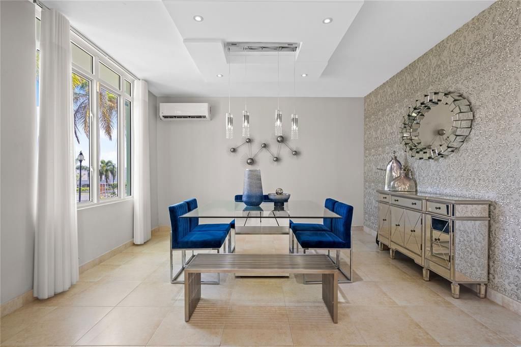 For Sale: $1,395,000 (4 beds, 3 baths, 4426 Square Feet)