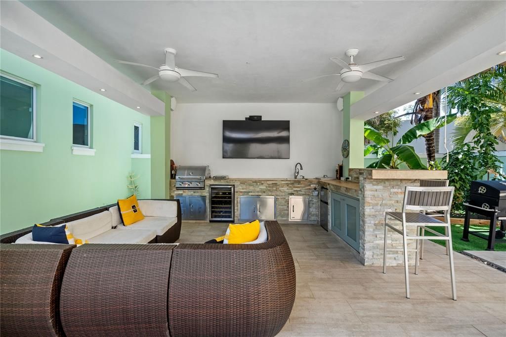 For Sale: $1,395,000 (4 beds, 3 baths, 4426 Square Feet)