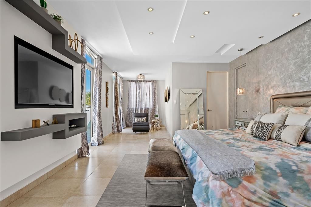 For Sale: $1,395,000 (4 beds, 3 baths, 4426 Square Feet)