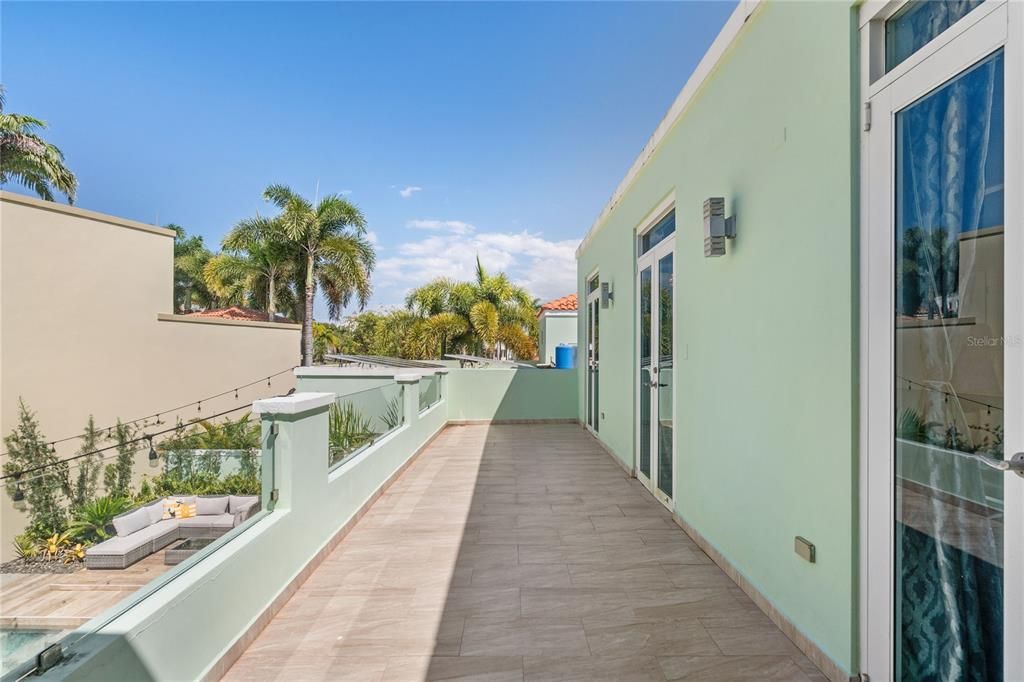 For Sale: $1,395,000 (4 beds, 3 baths, 4426 Square Feet)