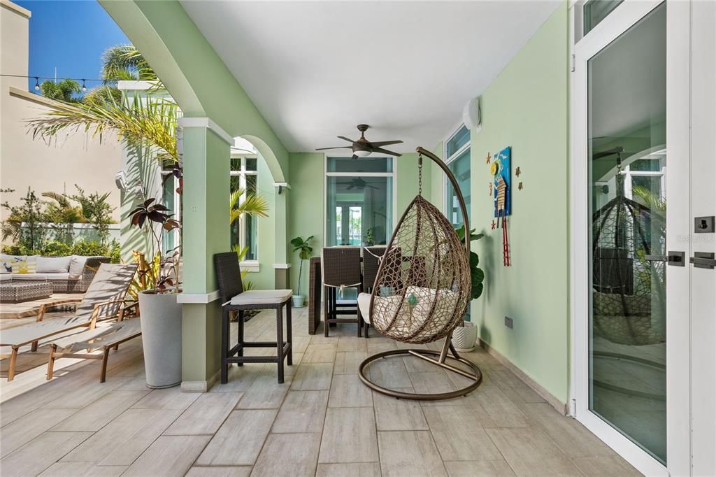 For Sale: $1,395,000 (4 beds, 3 baths, 4426 Square Feet)