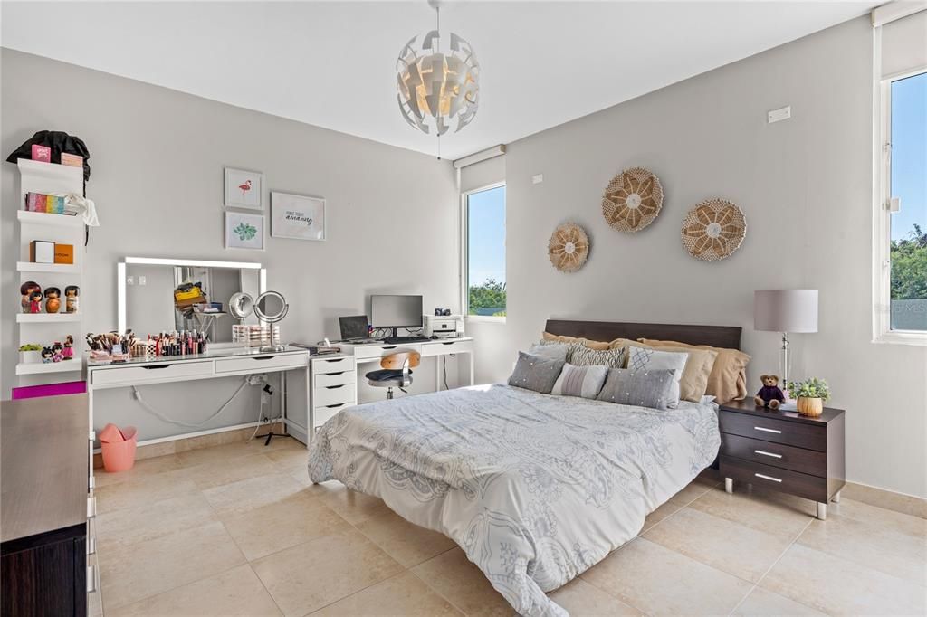 For Sale: $1,395,000 (4 beds, 3 baths, 4426 Square Feet)