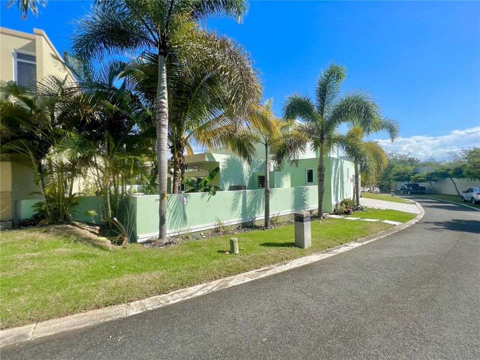 For Sale: $1,395,000 (4 beds, 3 baths, 4426 Square Feet)