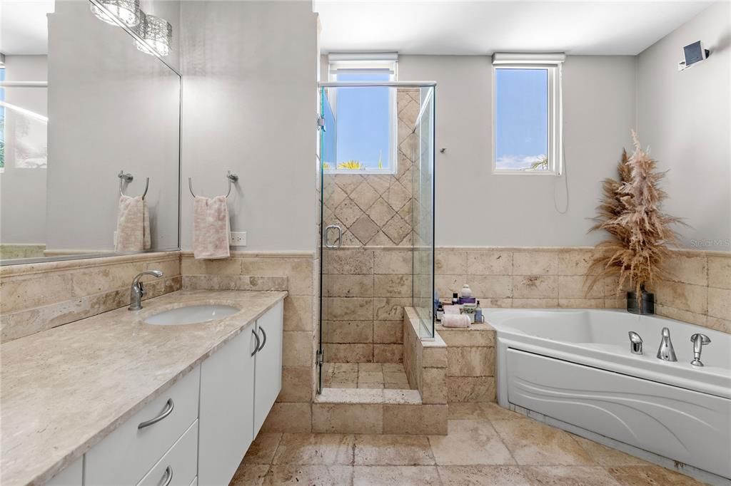 For Sale: $1,395,000 (4 beds, 3 baths, 4426 Square Feet)