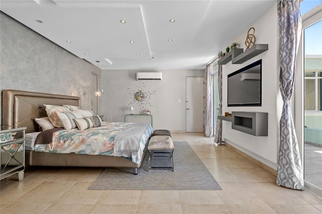 For Sale: $1,395,000 (4 beds, 3 baths, 4426 Square Feet)