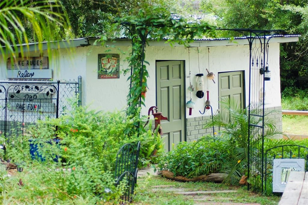 На продажу: $309,000 (2 спален, 1 ванн, 1281 Квадратных фут)