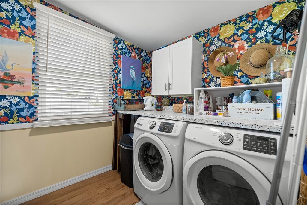 На продажу: $309,000 (2 спален, 1 ванн, 1281 Квадратных фут)