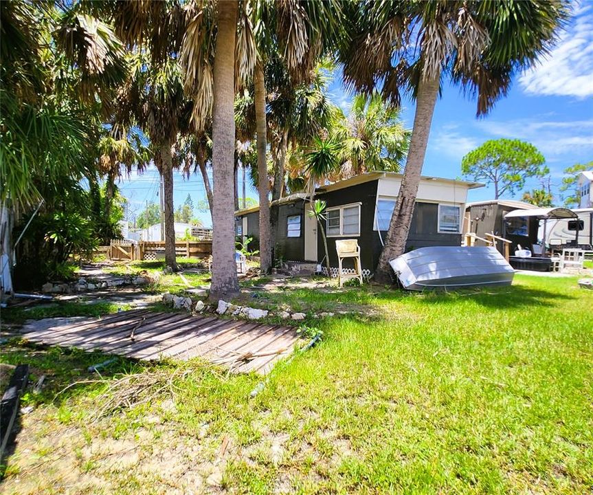 For Sale: $94,950 (1 beds, 1 baths, 410 Square Feet)