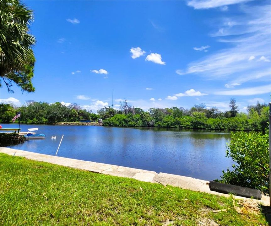 For Sale: $94,950 (1 beds, 1 baths, 410 Square Feet)