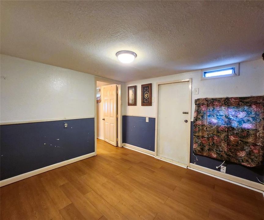 For Sale: $94,950 (1 beds, 1 baths, 410 Square Feet)