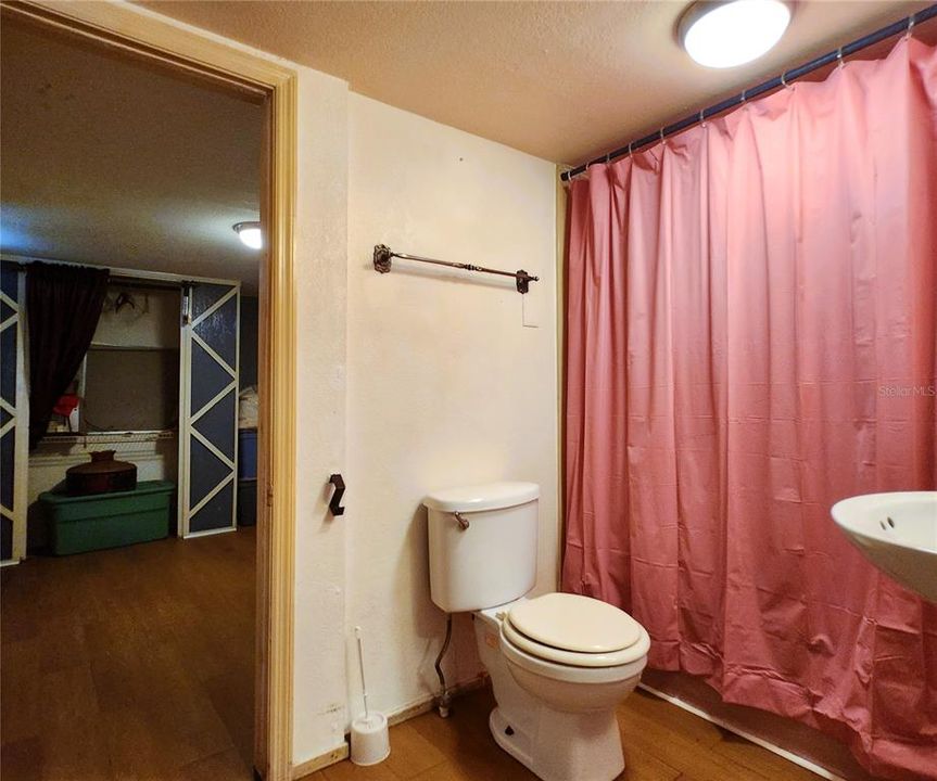 For Sale: $94,950 (1 beds, 1 baths, 410 Square Feet)