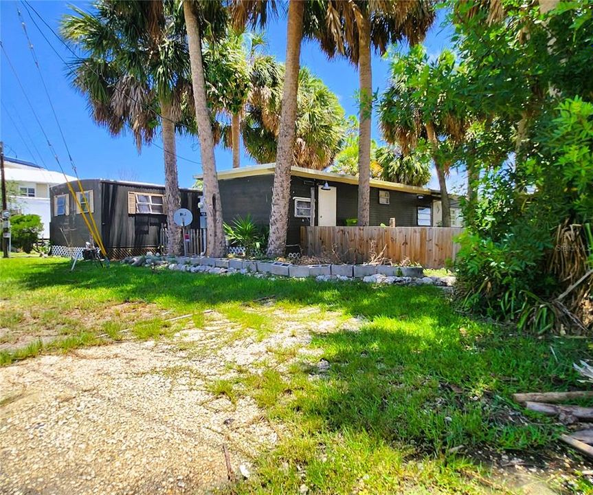 For Sale: $94,950 (1 beds, 1 baths, 410 Square Feet)