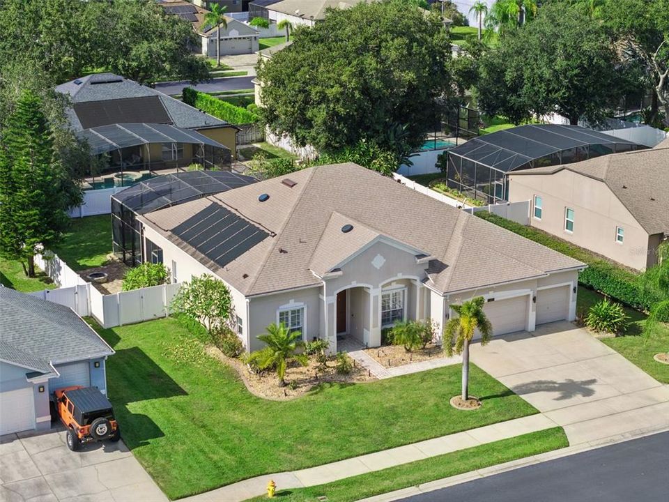 合同活跃: $599,500 (5 贝兹, 3 浴室, 2584 平方英尺)