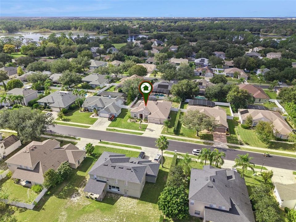 合同活跃: $599,500 (5 贝兹, 3 浴室, 2584 平方英尺)