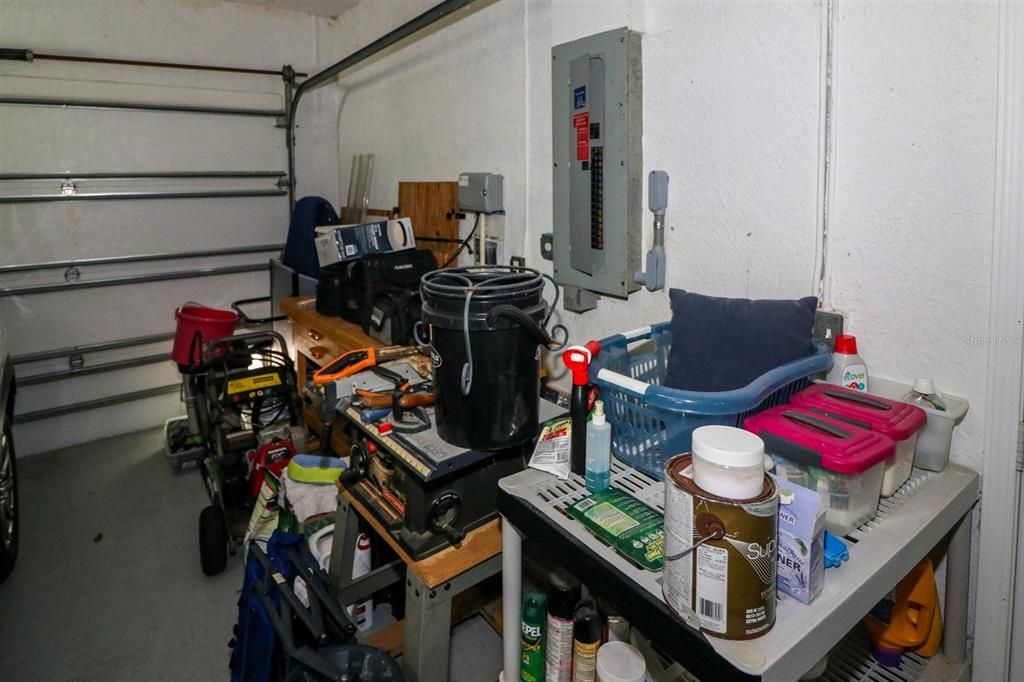 Под контрактом: $399,999 (3 спален, 2 ванн, 1491 Квадратных фут)