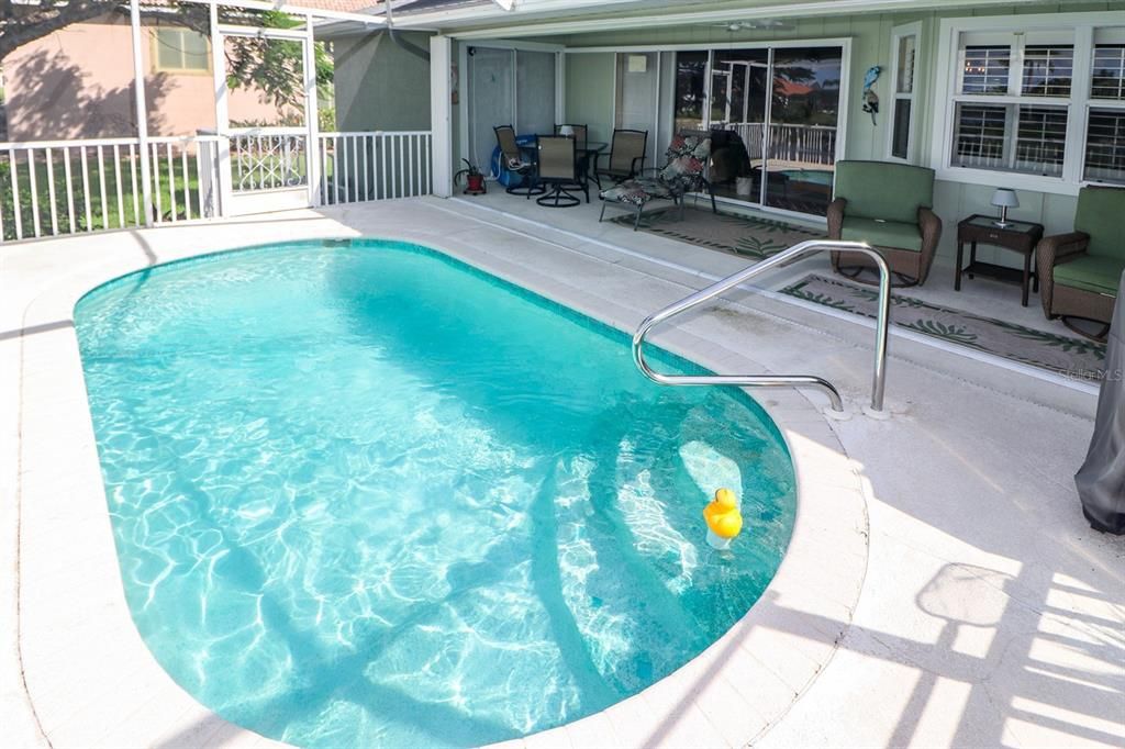 Под контрактом: $399,999 (3 спален, 2 ванн, 1491 Квадратных фут)