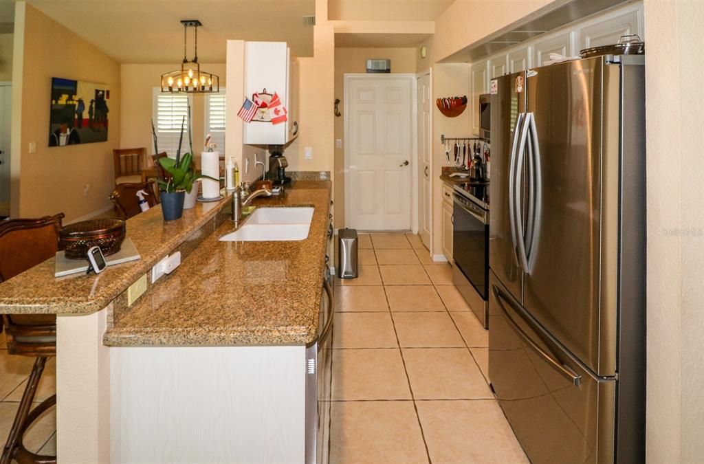 Под контрактом: $399,999 (3 спален, 2 ванн, 1491 Квадратных фут)