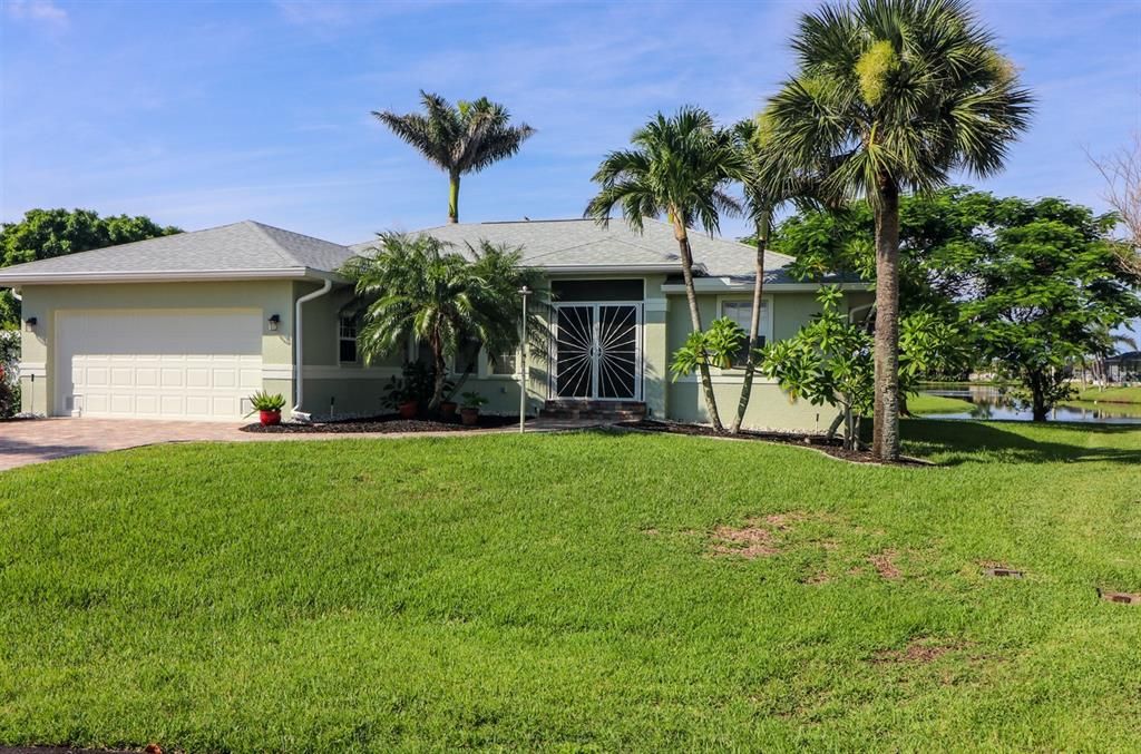 Под контрактом: $399,999 (3 спален, 2 ванн, 1491 Квадратных фут)