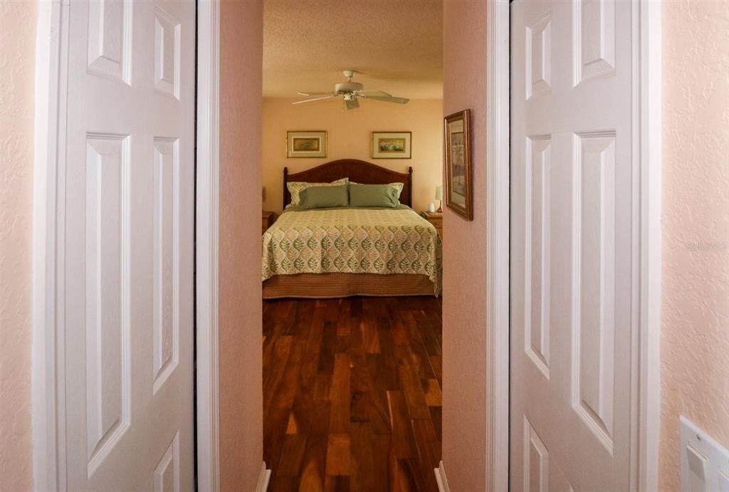 Под контрактом: $399,999 (3 спален, 2 ванн, 1491 Квадратных фут)