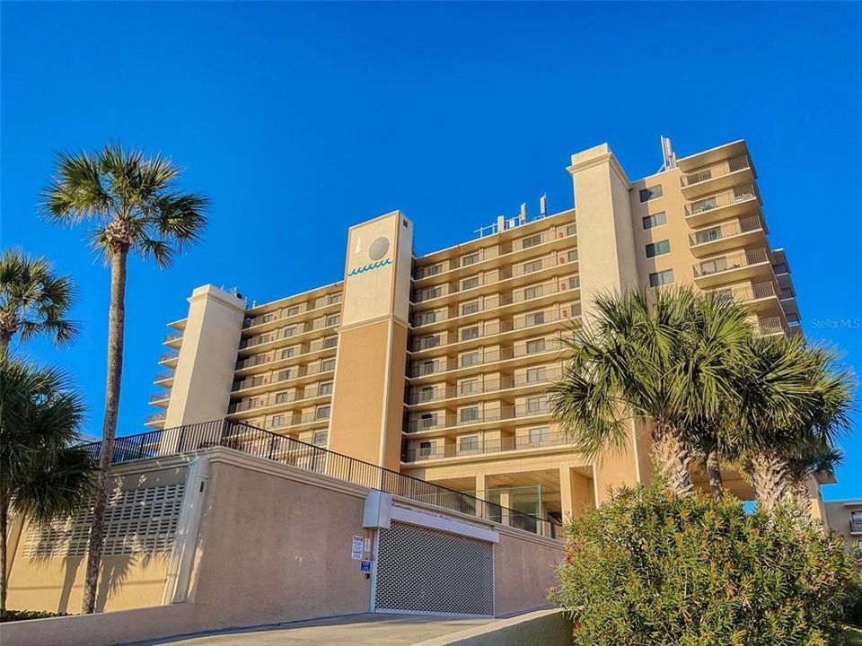 Active With Contract: $675,000 (3 beds, 2 baths, 1565 Square Feet)