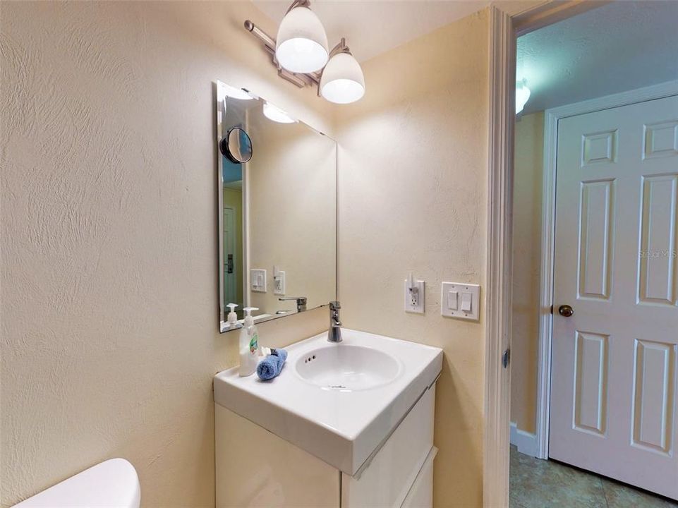 Active With Contract: $675,000 (3 beds, 2 baths, 1565 Square Feet)