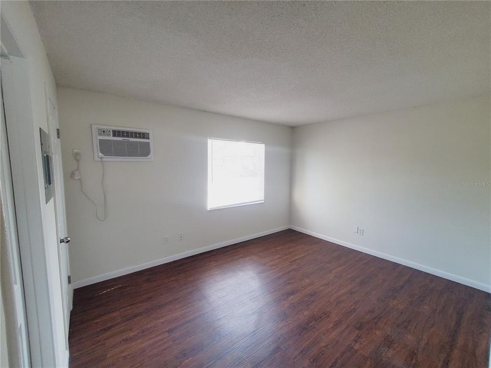 For Rent: $1,095 (1 beds, 1 baths, 540 Square Feet)