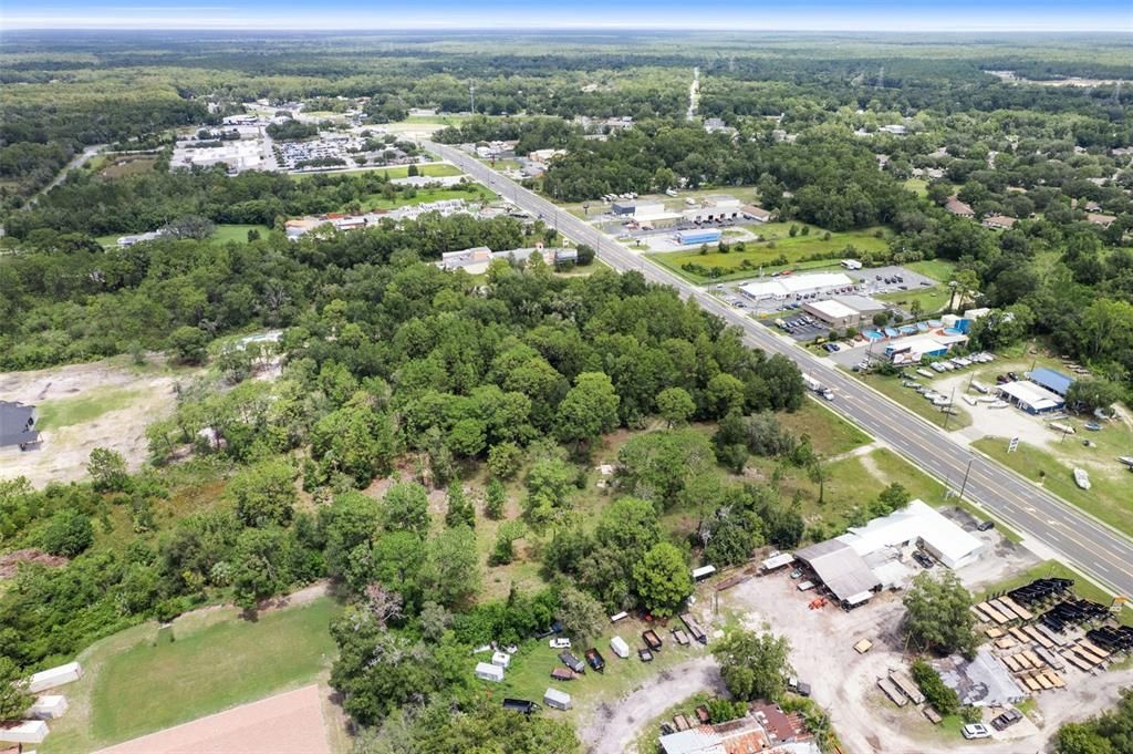 На продажу: $399,900 (2.42 acres)