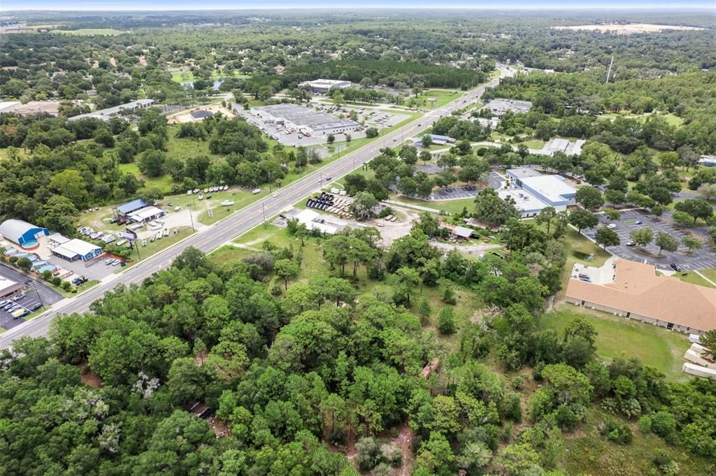 На продажу: $399,900 (2.42 acres)